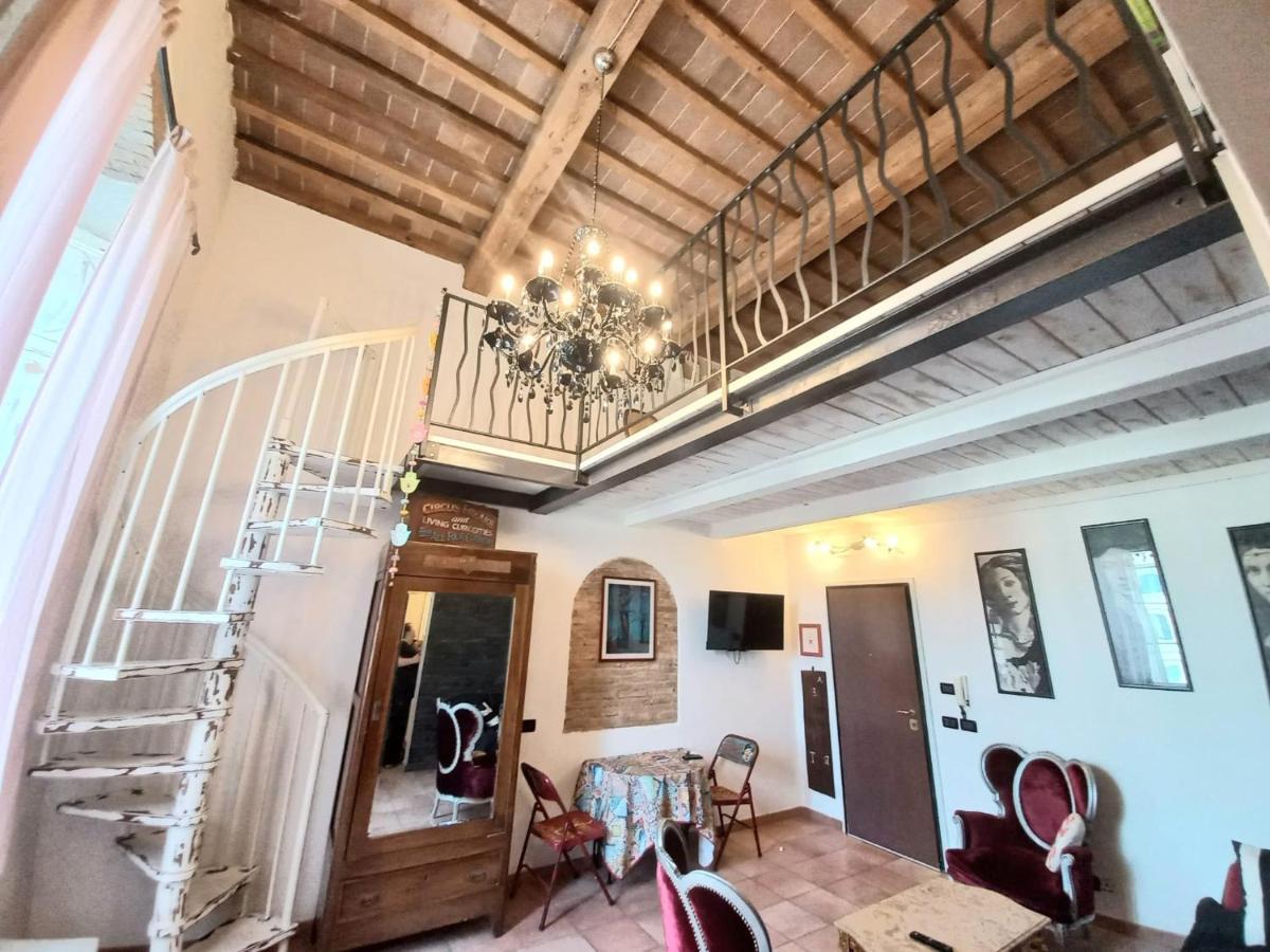 L'Ora Delle Streghe B&B Centralissimo Livorno Exterior foto