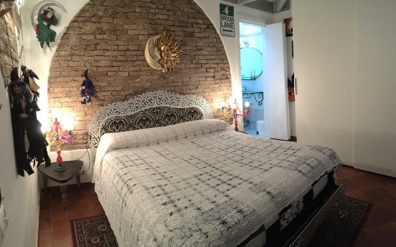 L'Ora Delle Streghe B&B Centralissimo Livorno Exterior foto
