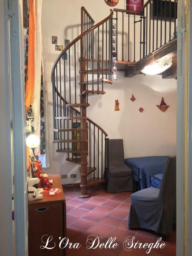 L'Ora Delle Streghe B&B Centralissimo Livorno Exterior foto